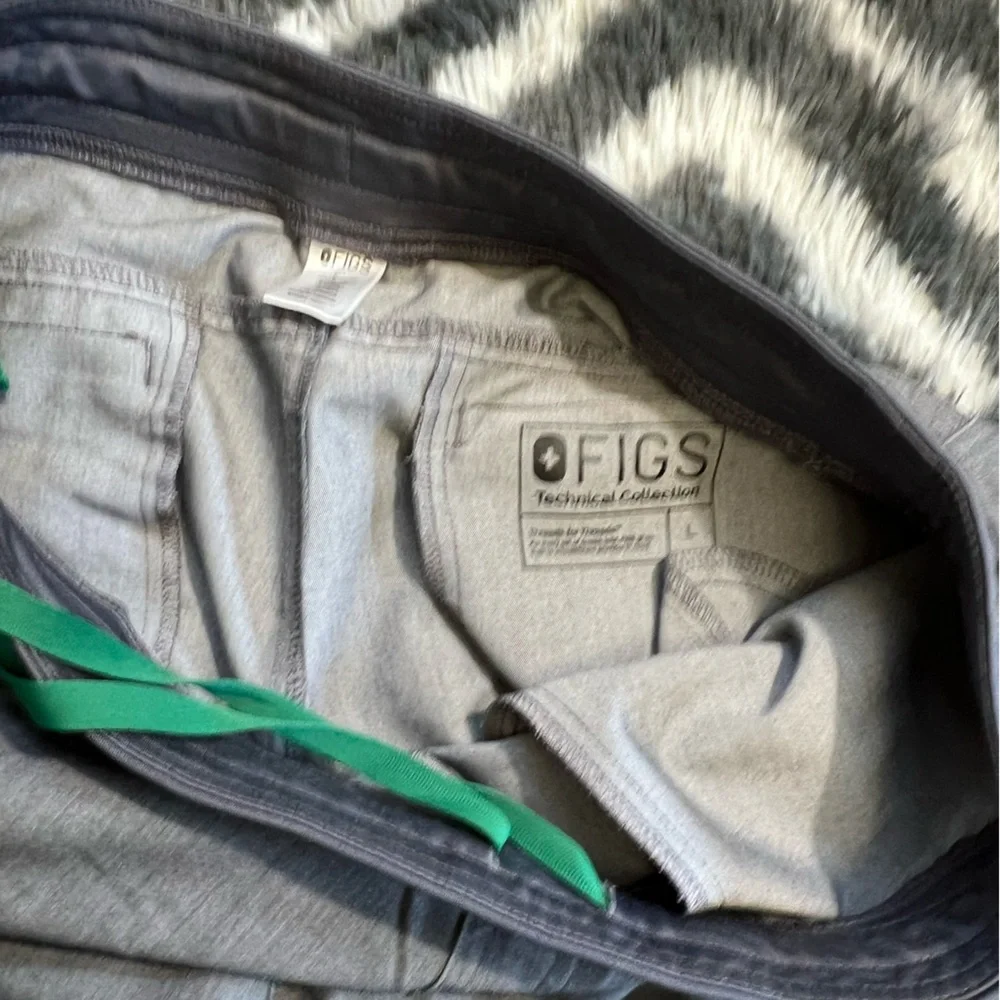 Figs Scrub Pants Size Large Graphite EUC